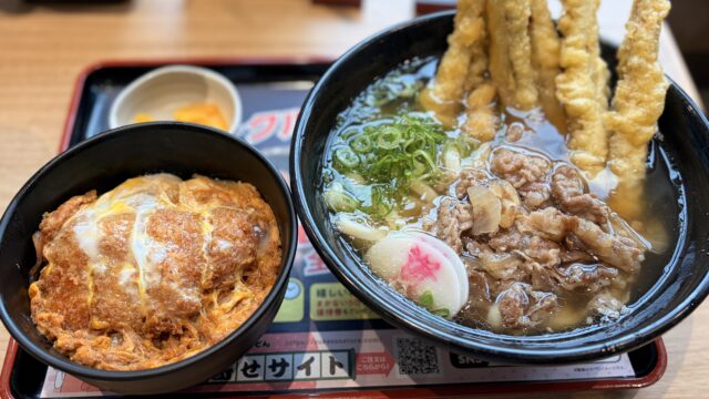 資さんうどん北鴻巣店レビュー｜行列・待ち時間と肉ごぼ天うどんの実力（夫婦で実食）