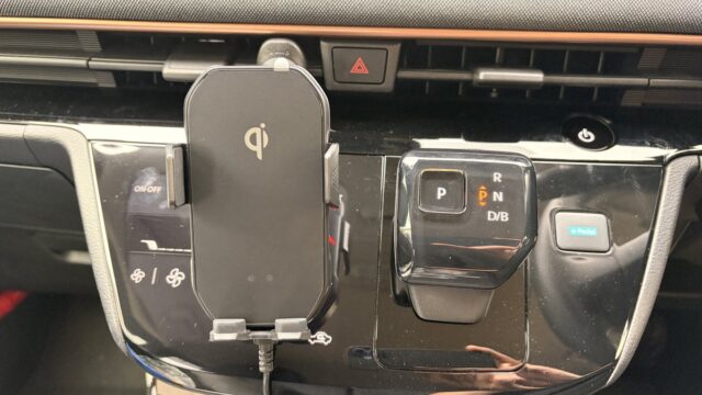 サクラにワイヤレス充電スマホホルダーを付けてみた｜設置場所で3回やり直した全記録【エナジーギア J-673】