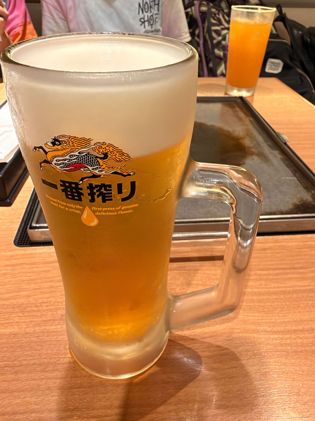 キンキンに冷えたジョッキの生ビール