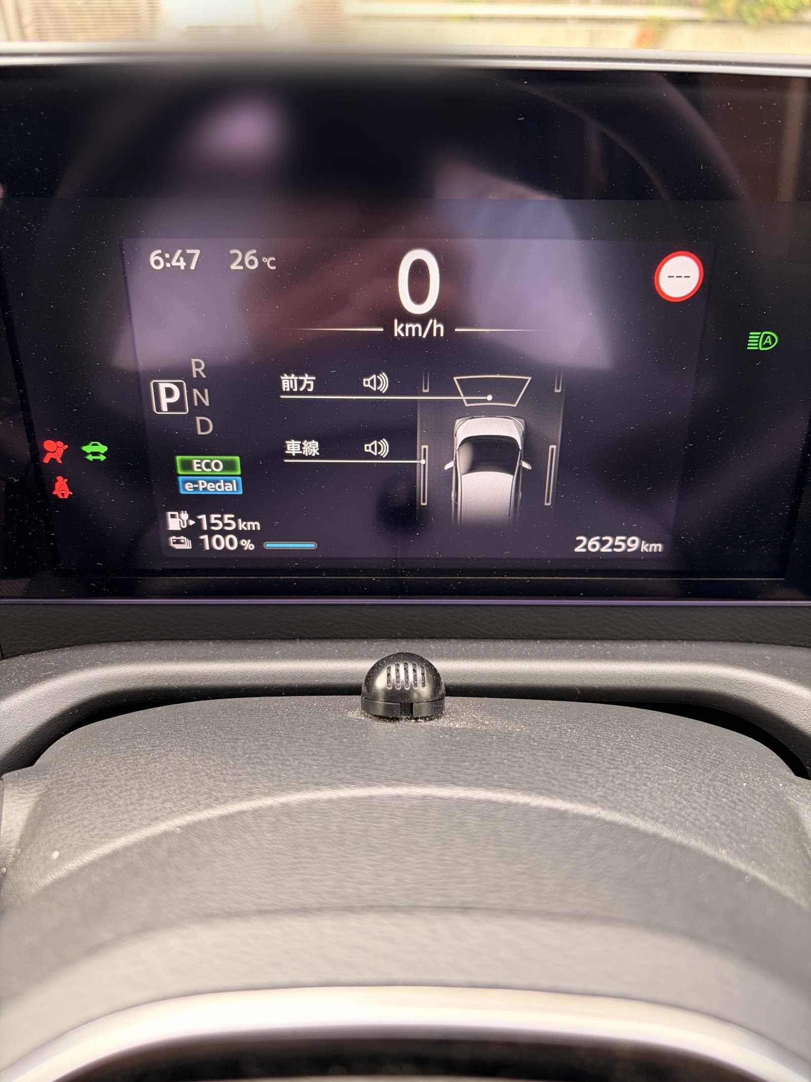 日産サクラのメーター表示。旅行から帰宅した翌朝、自宅充電で残量100%・オドメーター26259km