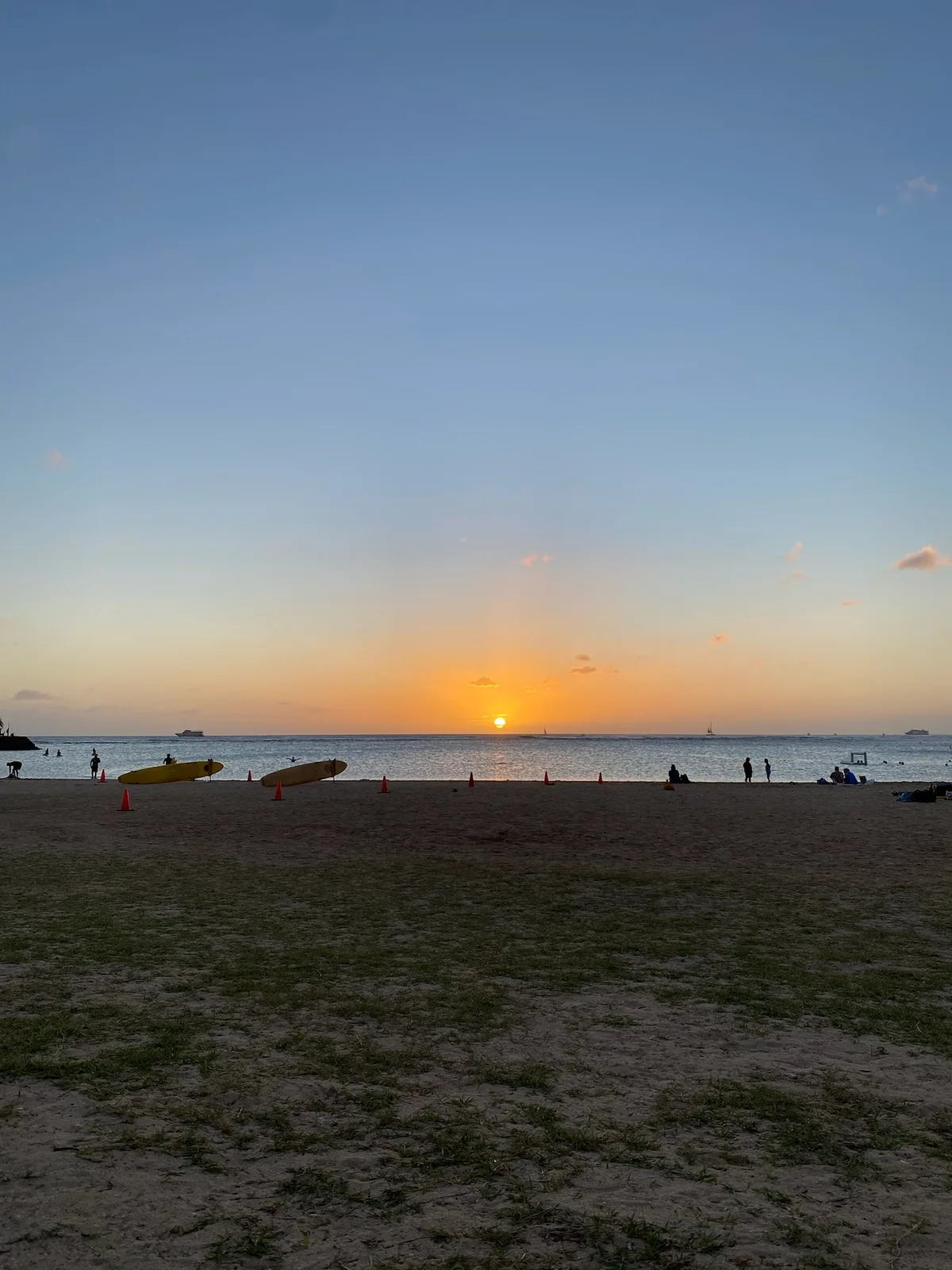 アラモアナビーチパークから見た夕日